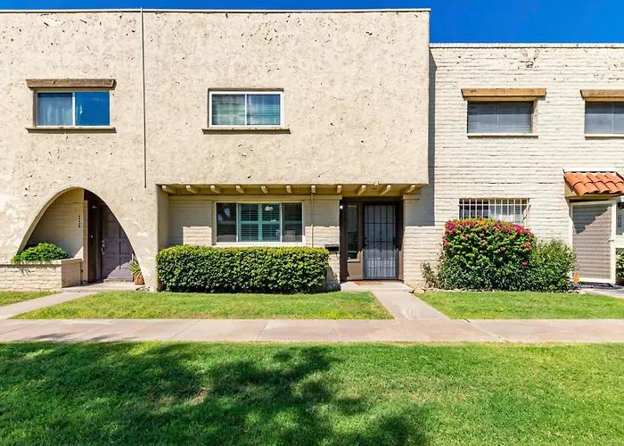 Holiday home Walk To Old Town & Giants Stadium! Unit W/ Pool Scottsdale