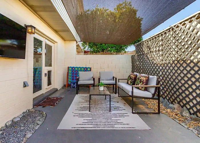 Walk To Old Town & Giants Stadium! Unit W/ Pool *
