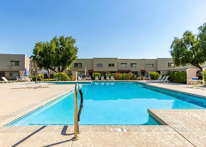 Holiday home Walk To Old Town & Giants Stadium! Unit W/ Pool *