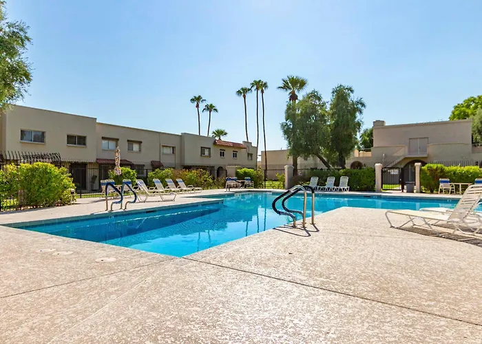 Walk To Old Town & Giants Stadium! Unit W/ Pool *